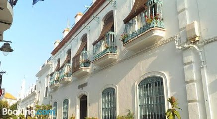 Casa de los Balcones en el centro histórico de Chipiona