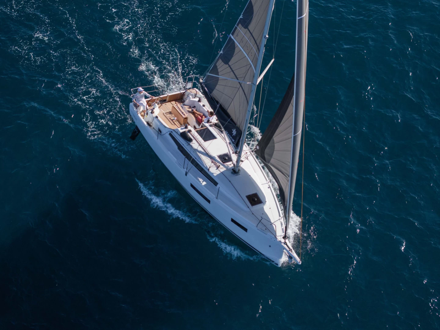 Jeanneau Sun Odyssey 350 velero en Cadiz disponible en SamBoat